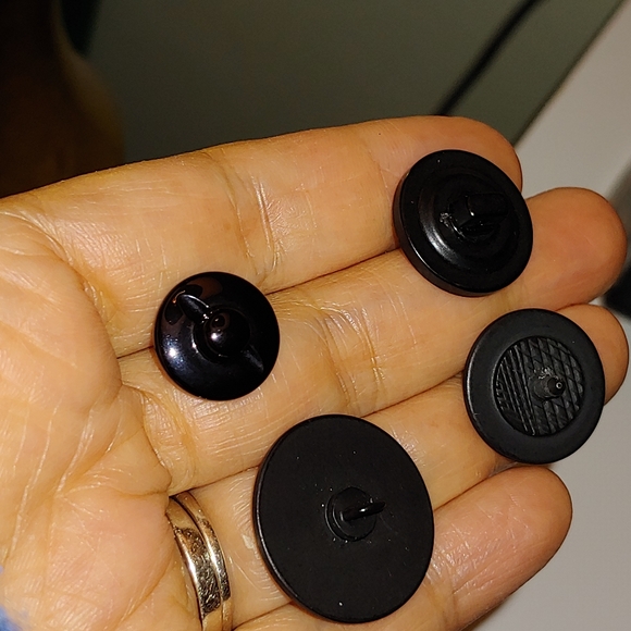 Authentic Chanel Buttons - Picture 8 of 12